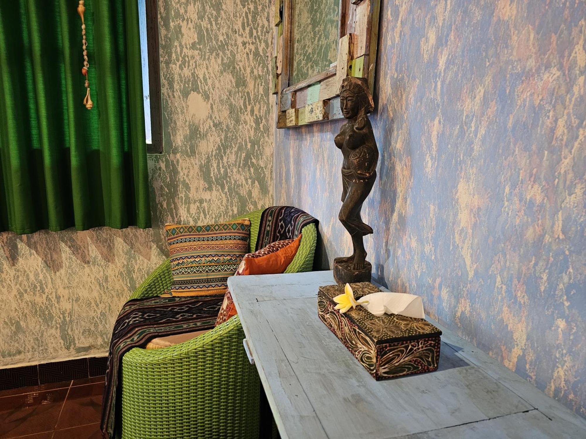 Hostel Loca Lovina