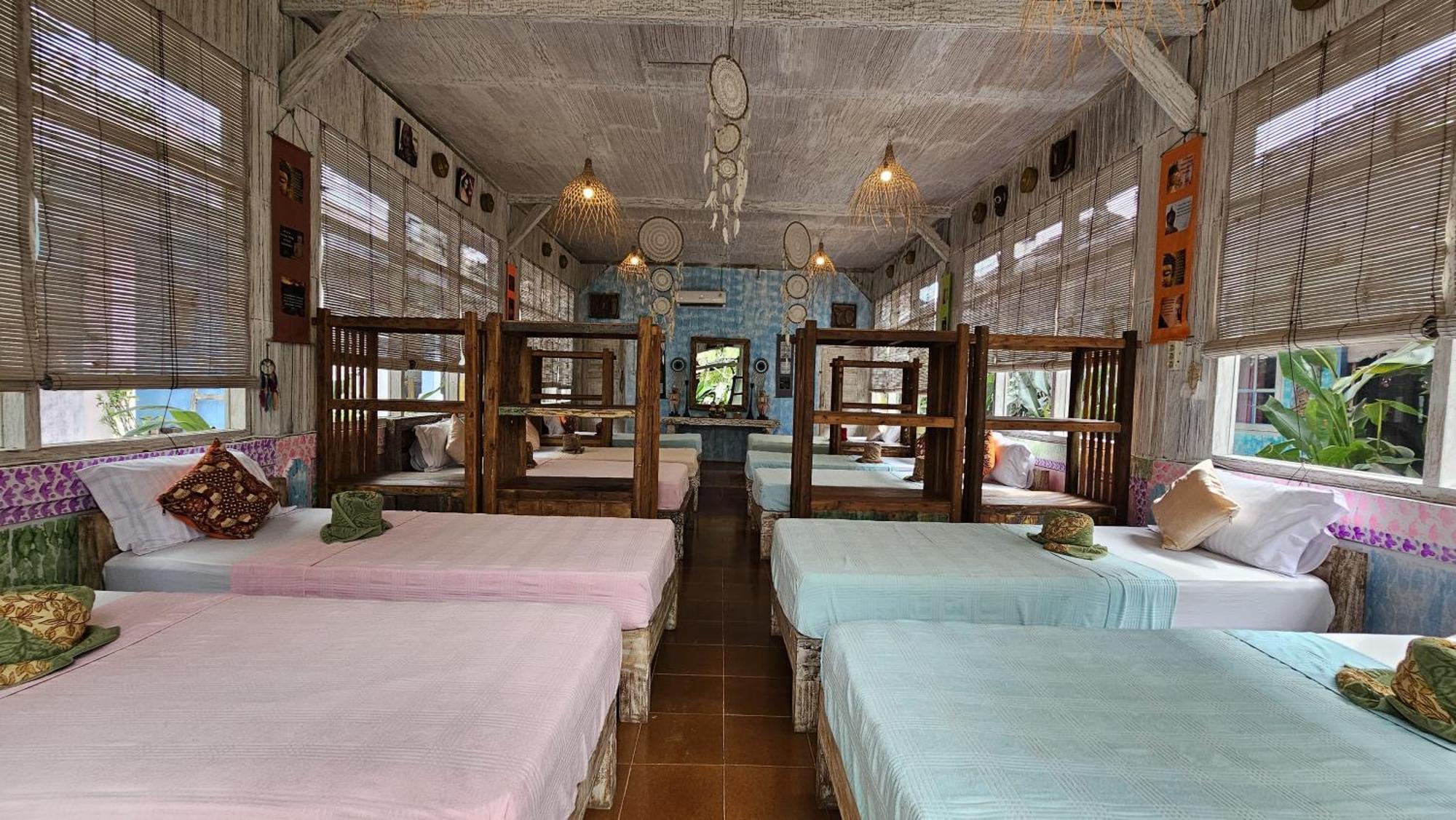 Loca Hostel Lovina
