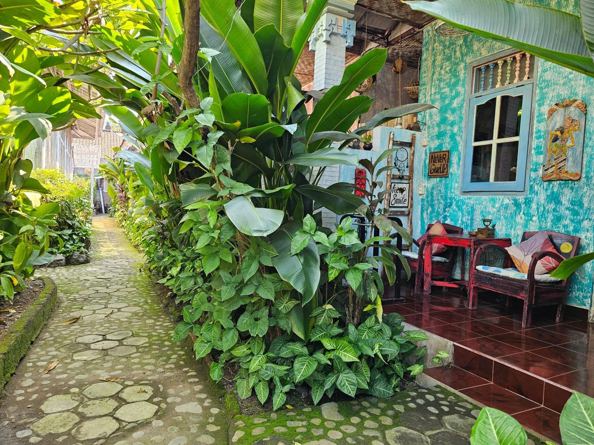 Loca Hostel *