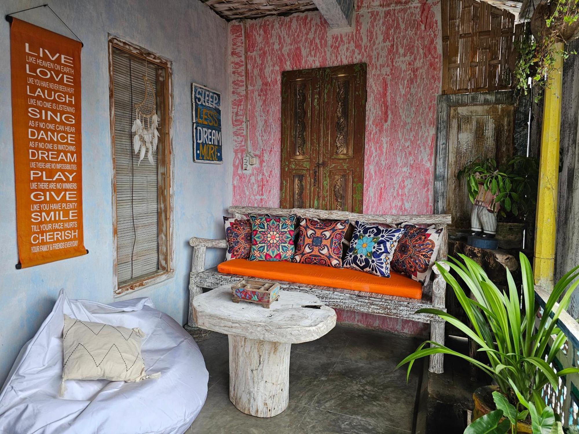 Loca Hostel